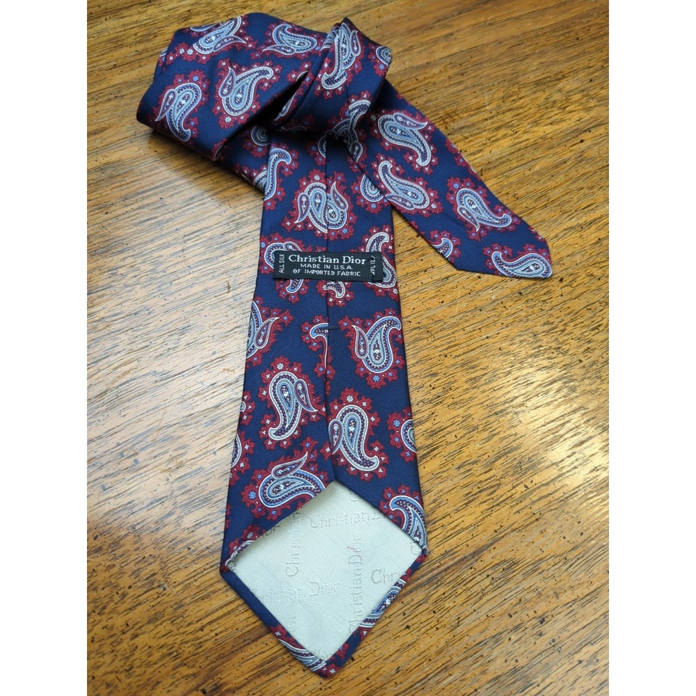 Christian Dior All Silk Paisley Men's Dress Tie Navy Blue/Red USA W=3.25"